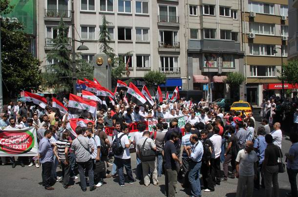 2011-07-15_suriye-protesto_tesvikiye06.jpg