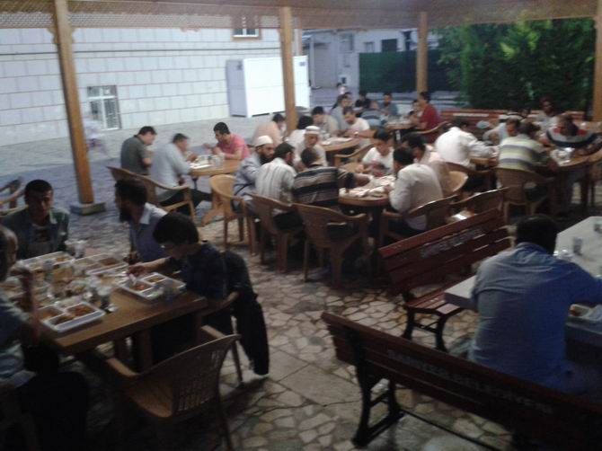 sariyer-iftar-20130802-06.jpg