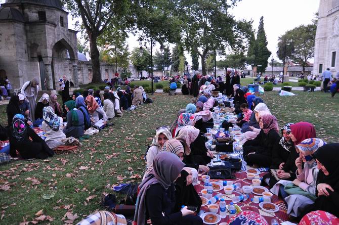 suleymaniye-iftar-20130728-5.jpg