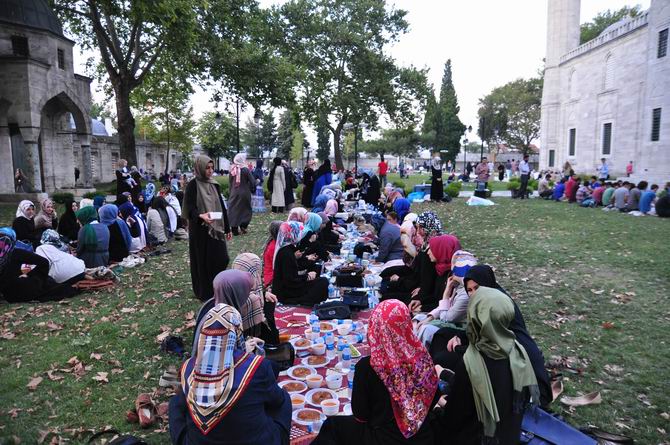 suleymaniye-iftar-20130728-7.jpg