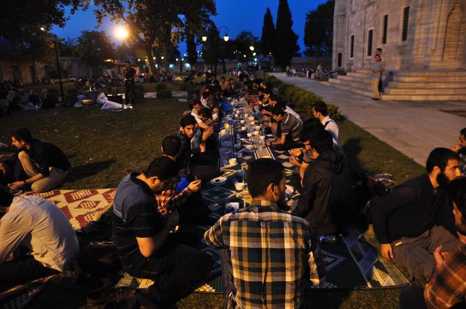 suleymaniye-iftar-20130728-9.jpg